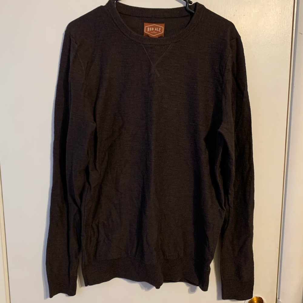 Red Ale by Alesbury Size Medium